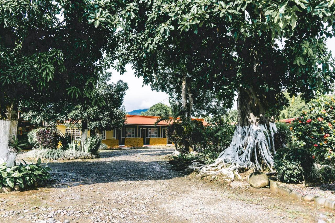 Cabinas El Prado San Isidro De El General Esterno foto